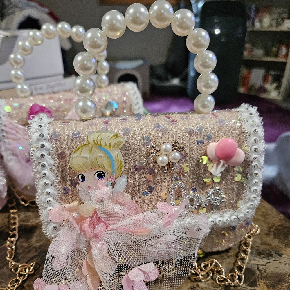 Princess & pearl kids purse with matching sunglasses